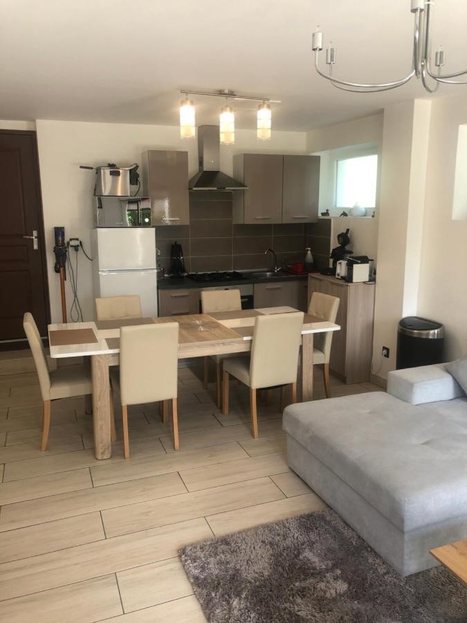 Logement Au Calme Dans Une Maison. 모이랑-앙-몽타뉴 외부 사진